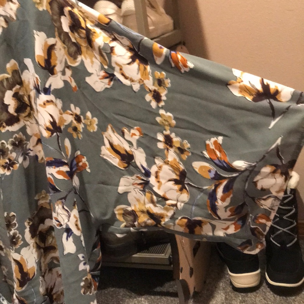 Cardigan - Picture 3 of 3